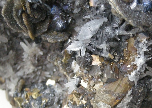 vervimine-mineraux-roumanie-8a-600pix.jpg